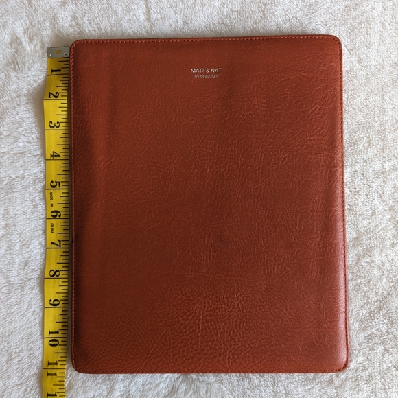 Matt & Nat vegan leather sleeve, cover, holder - Picture 5 of 8